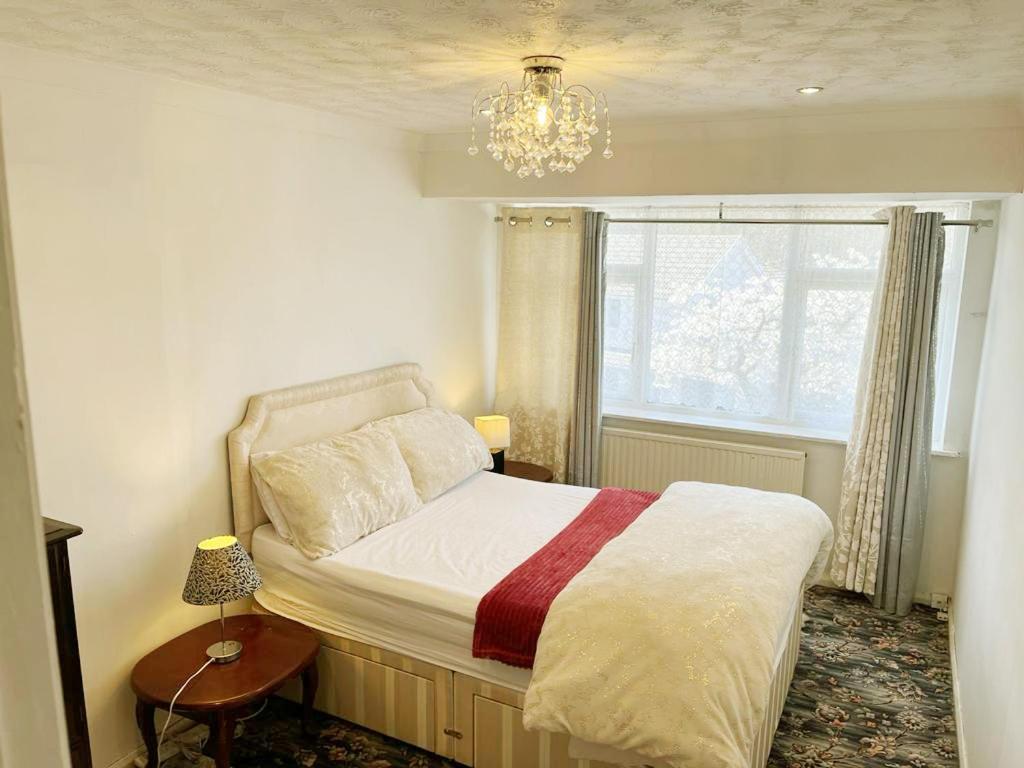 Blessings Of Peace Home Away From Home Cardiff Esterno foto