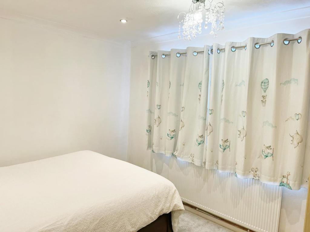 Blessings Of Peace Home Away From Home Cardiff Esterno foto