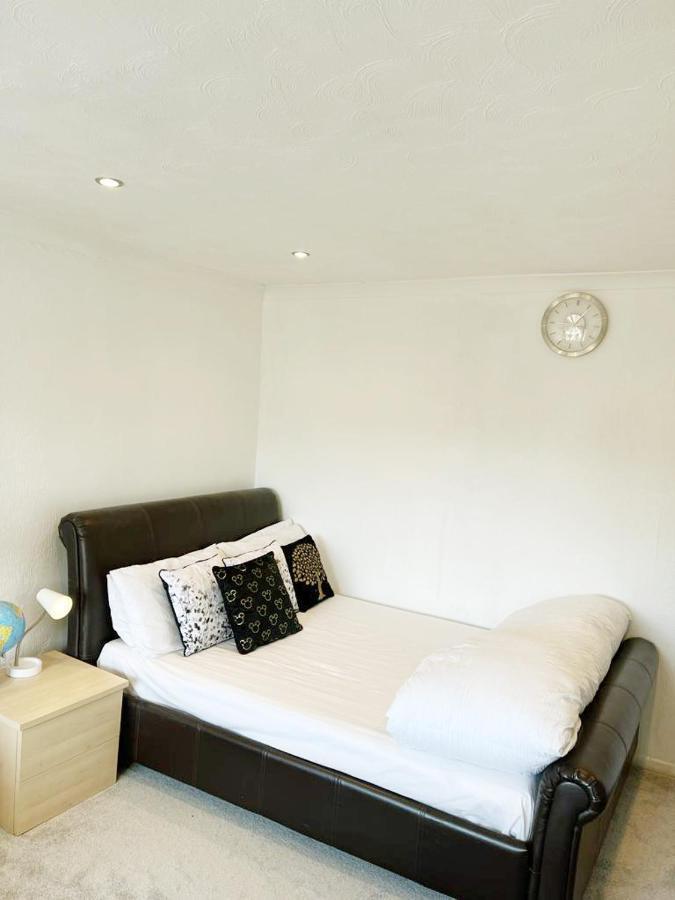 Blessings Of Peace Home Away From Home Cardiff Esterno foto