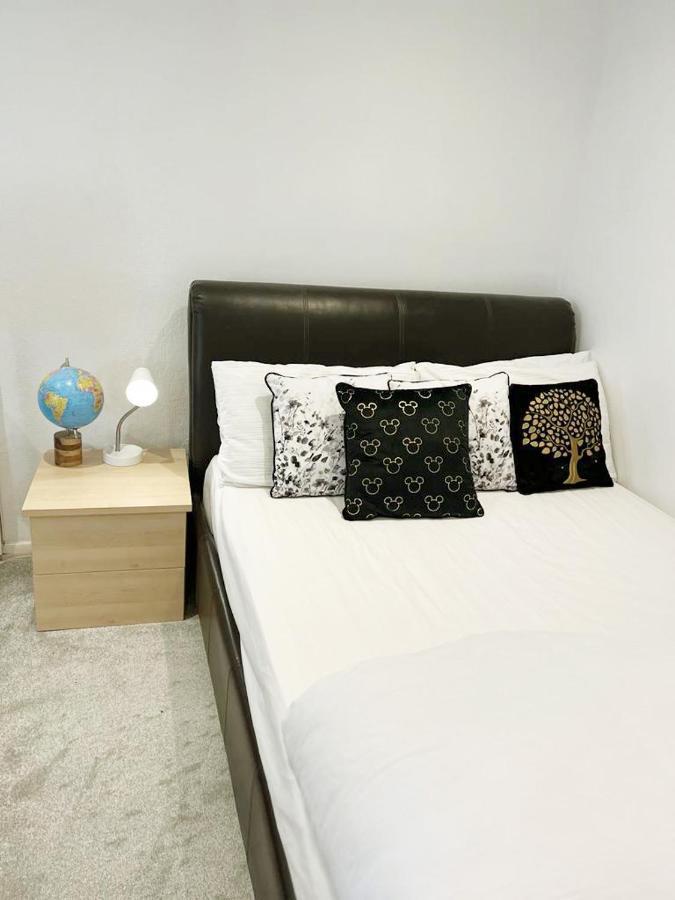 Blessings Of Peace Home Away From Home Cardiff Esterno foto