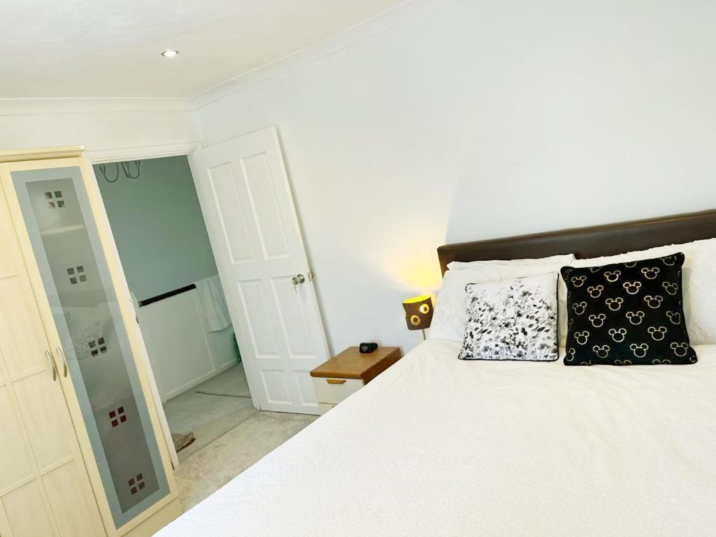 Blessings Of Peace Home Away From Home Cardiff Esterno foto