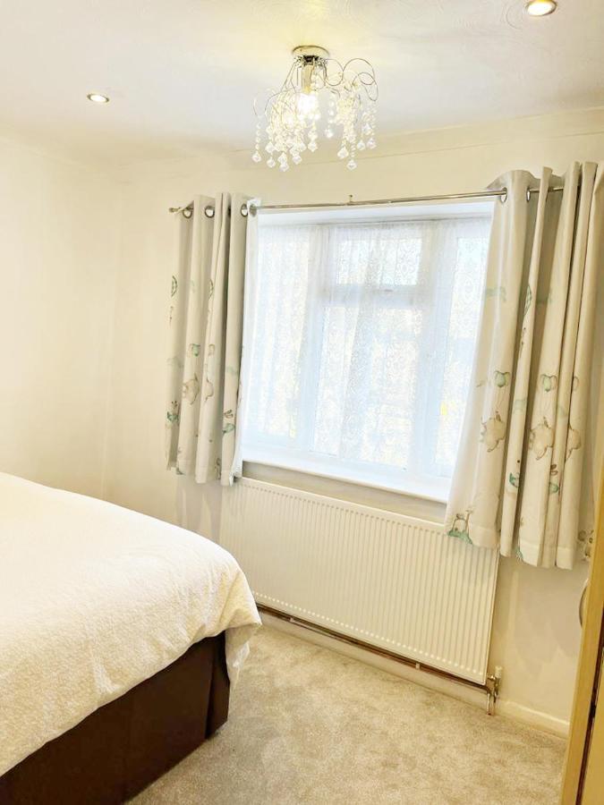 Blessings Of Peace Home Away From Home Cardiff Esterno foto