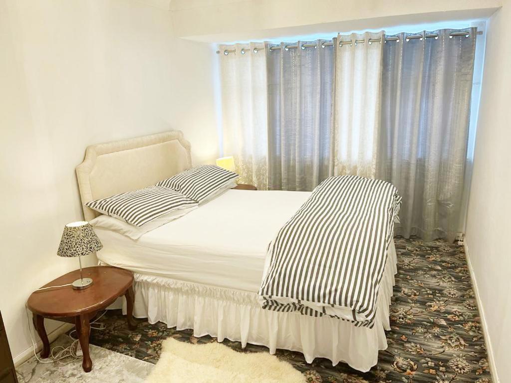 Blessings Of Peace Home Away From Home Cardiff Esterno foto