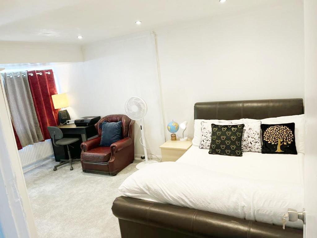 Blessings Of Peace Home Away From Home Cardiff Esterno foto
