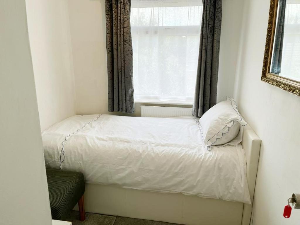 Blessings Of Peace Home Away From Home Cardiff Esterno foto