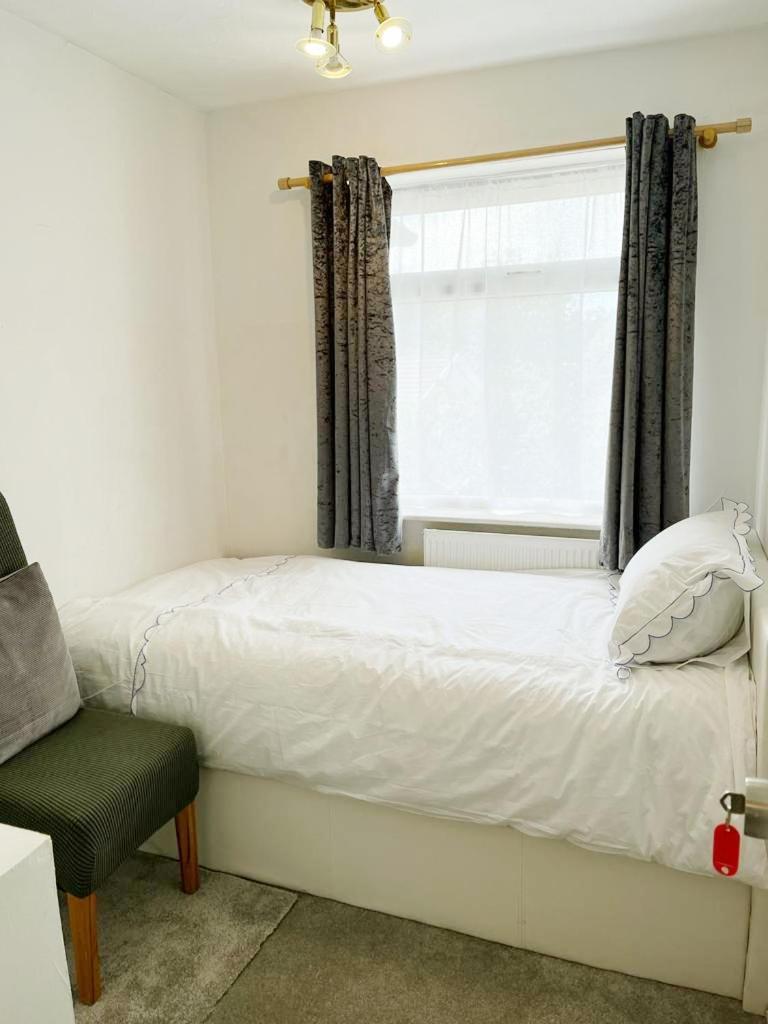 Blessings Of Peace Home Away From Home Cardiff Esterno foto